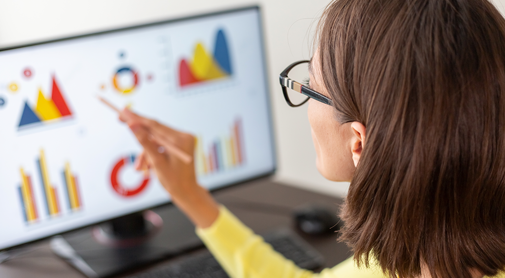 Indicadores de Desempenho (KPIs) que orientam a evolução